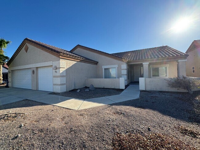 Foto del edificio - 3 Bed/2 Bath House with Boat Deep 3 Car Garage