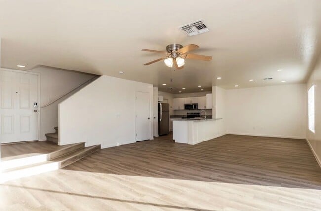 Building Photo - 4210 N 113th Dr