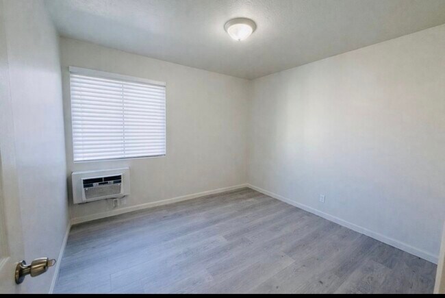 Dormitorio - 15247 Acre St