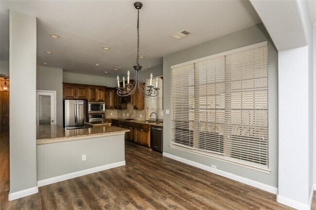Building Photo - 7044 Miramar