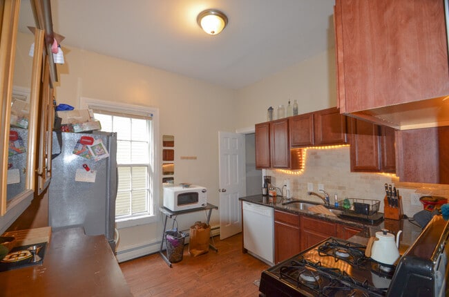 Photo - 40 Bowen St (Providence, RI) Apartment