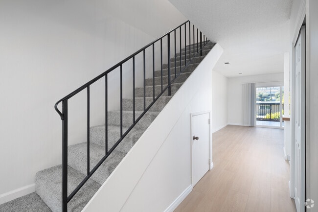 2BR, 1.5BA - 1,250SF - Extra Storage - Ocean View Terrace Apartments