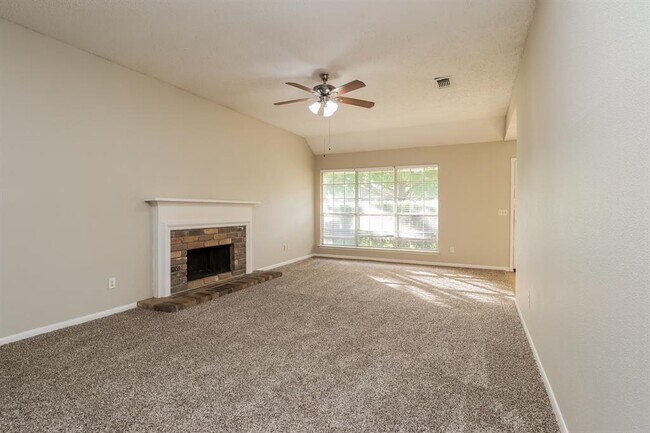 Foto del edificio - 22626 Guardsman Ln