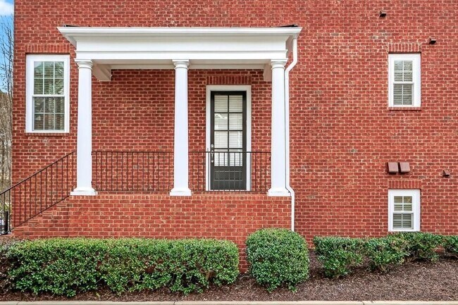 Foto del edificio - 7205 Lowery Oak Dr