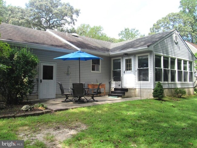 Building Photo - 23041 Holly Ct
