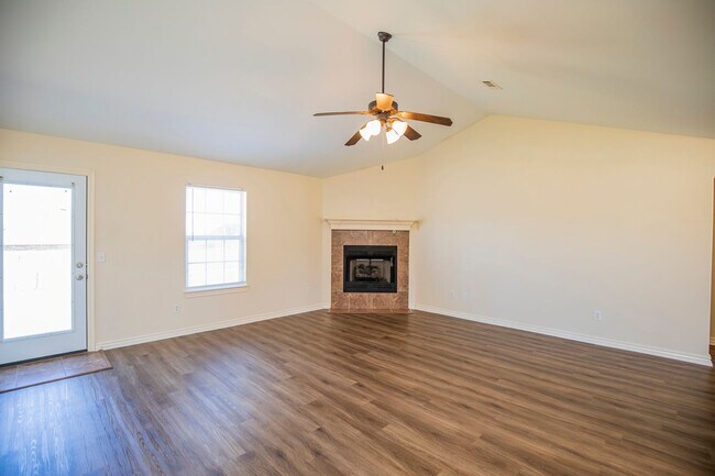Foto del edificio - ***541 Tamarron Drive***
