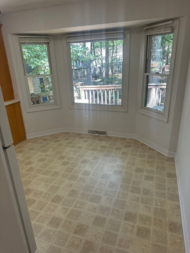 Foto del edificio - Great 3 bedroom two bath ranch home