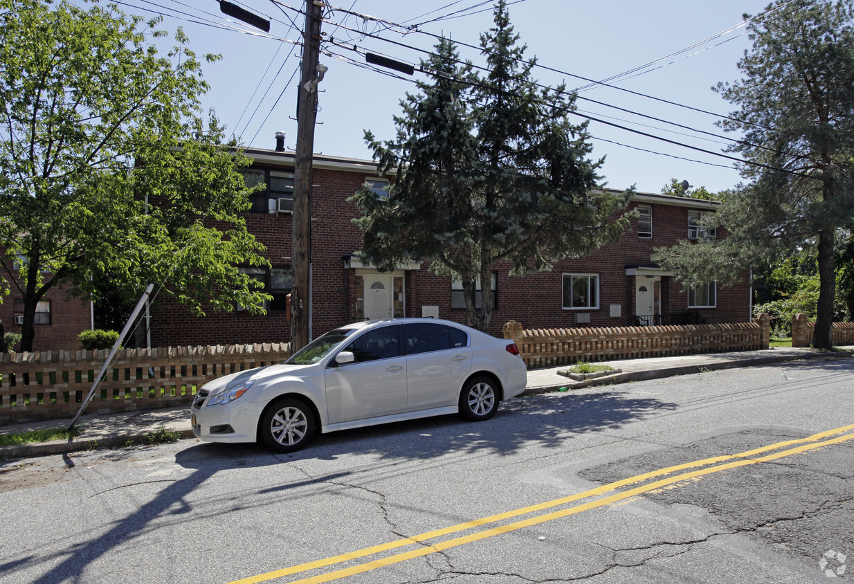 Foto principal - 210-212 N Railroad Ave
