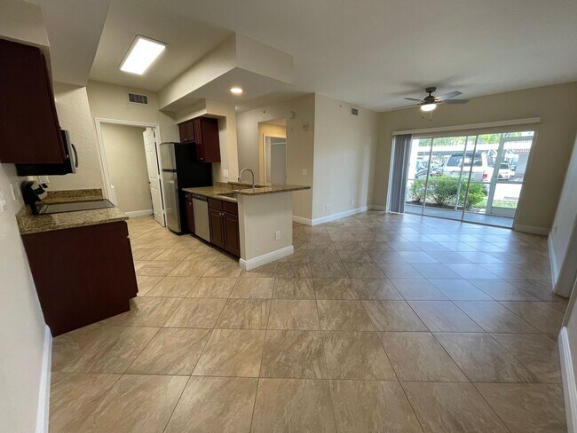 Foto del edificio - ANNUAL RENTAL - 2 BED / 2 BATH CONDO AT ST...