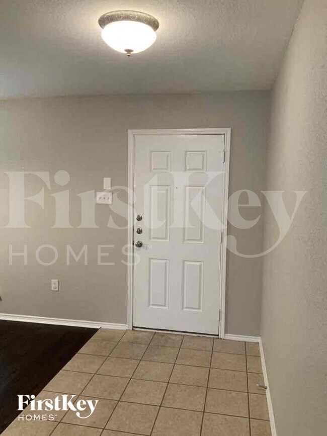 Foto del edificio - 12617 Summerwood Dr