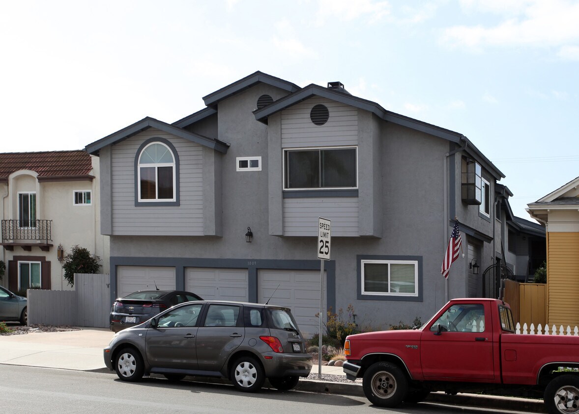 Building Photo - 1009 Essex St