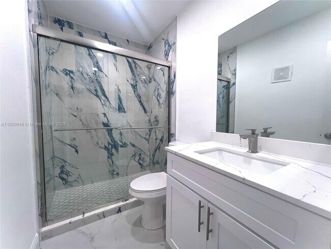 Foto del edificio - 2787 NW 196th St