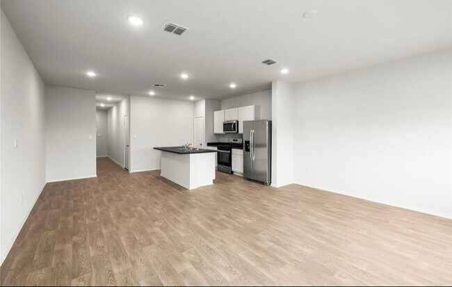 Foto del edificio - 116 Kendall Ln