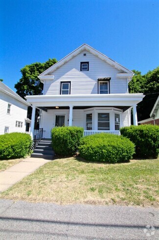 Building Photo - 302 Hasbrouck Ave