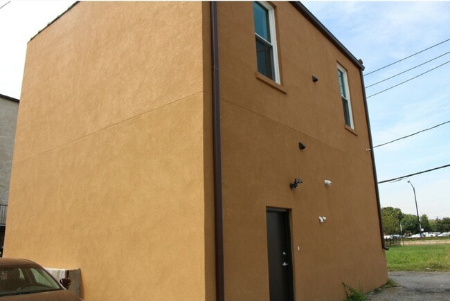 Back of Home - 15 S Hoyne Ave