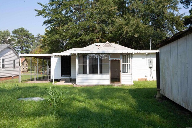 Building Photo - 10 Puckett Dr