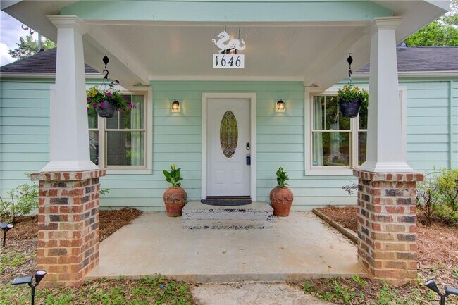 Building Photo - 1646 Flat Shoals Way SE