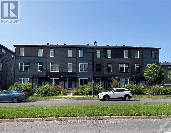 Building Photo - 51 Lakepointe Dr