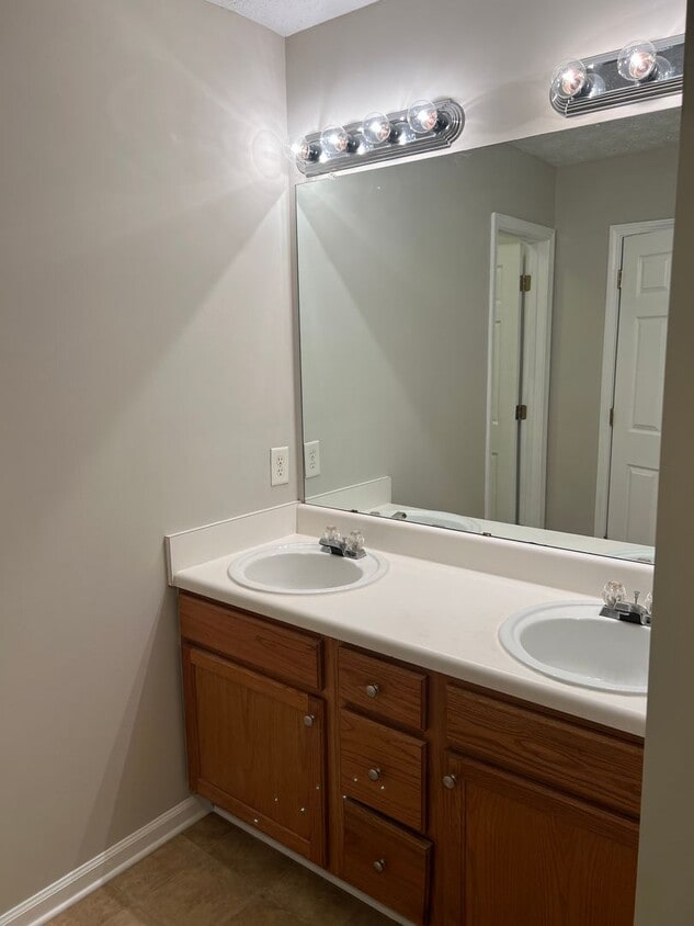 Adorable 3 Bedroom, 2 1/2 Bath - Adorable 3 Bedroom, 2 1/2 Bath