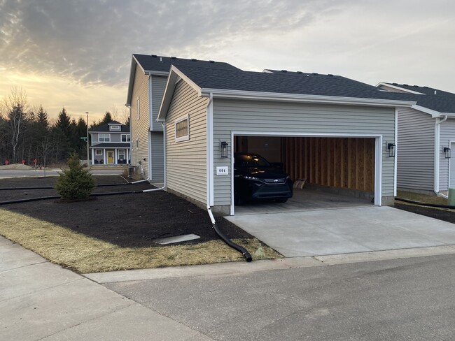 Foto del edificio - 604 Sugar Maple Ln