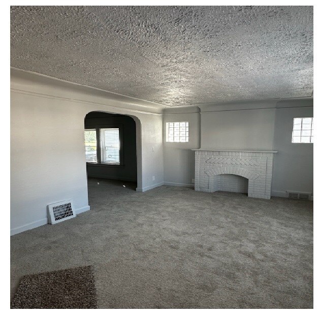 Building Photo - 19310 Teppert St