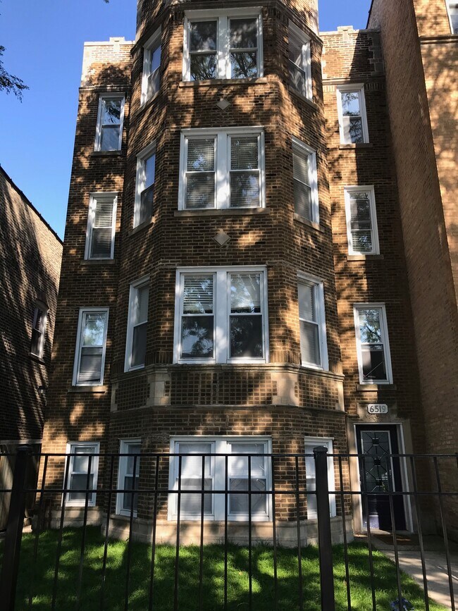 Foto del edificio - 6519 N Ashland Ave