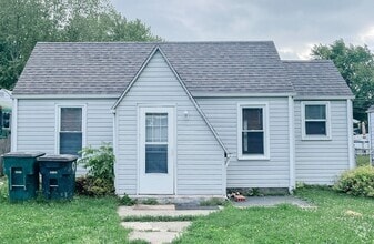 Building Photo - 2010 S Rosemont Ave