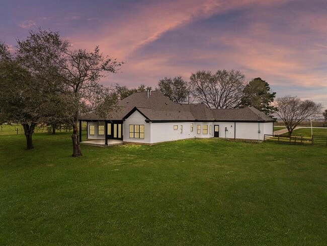 Building Photo - 32826 Rogers Rd