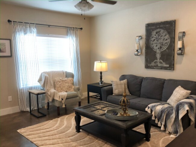 Foto del edificio - 3217 Belmont Dr