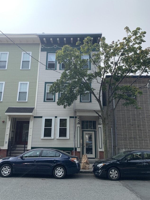 Building Photo - 177 W Fifth St