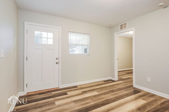 Foto del edificio - 315 W 18th St