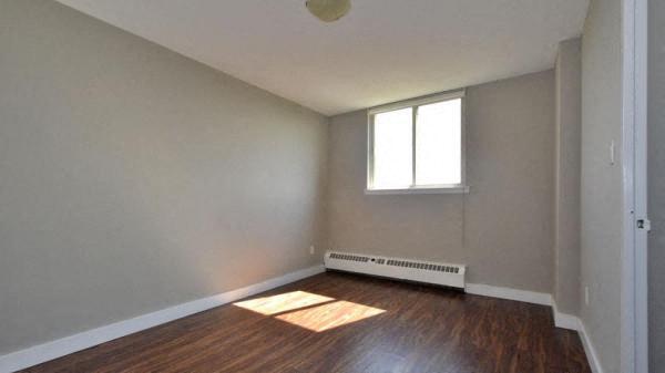 Silver Spear Bedroom With Window - 1355 Silver Spear