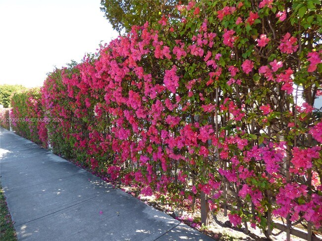 Foto del edificio - 9631 SW 77th Ave