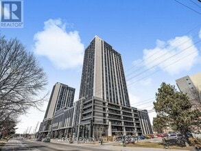 Building Photo - 330 Phillip St