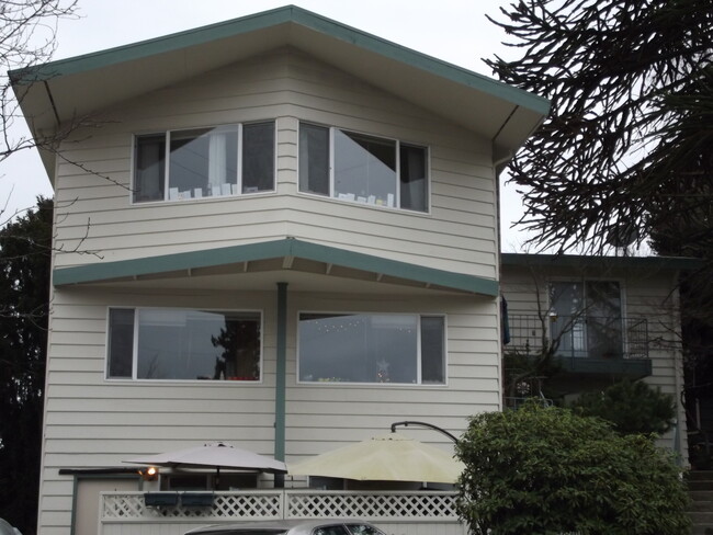 Building Photo - 6540 2nd Ave NE