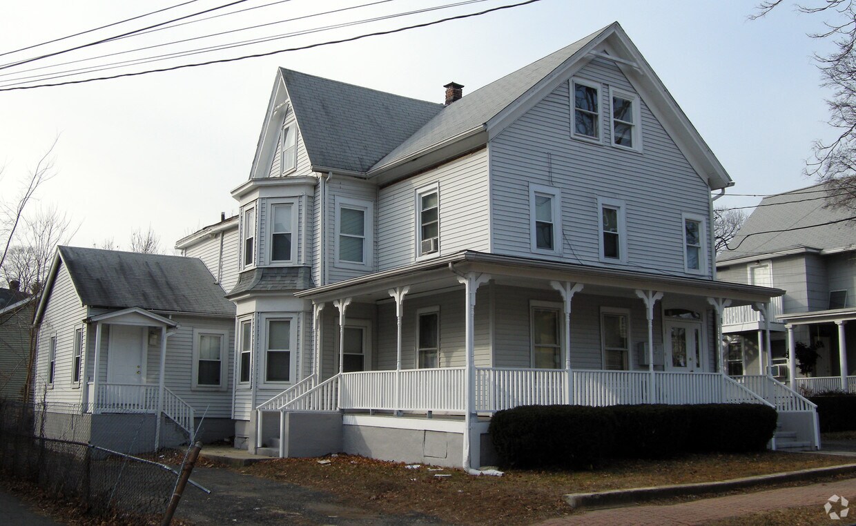 Primary Photo - 5 W Main St