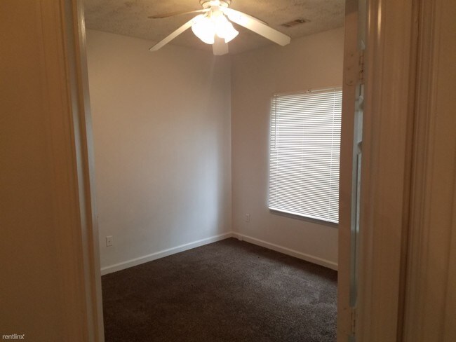 Building Photo - 410 Burdett Ridge Ct
