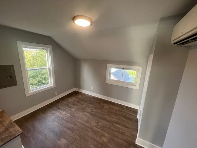 Foto del edificio - 305 Calistoga St W