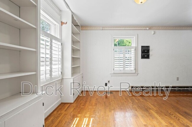 Foto del edificio - 819 W 9th St