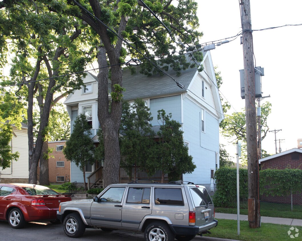 Foto del edificio - 316 12th Ave SE