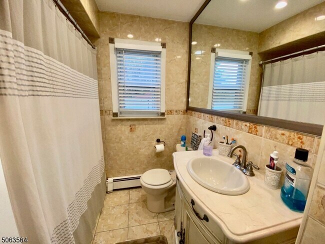 Foto del edificio - 6 Fredericks Ct