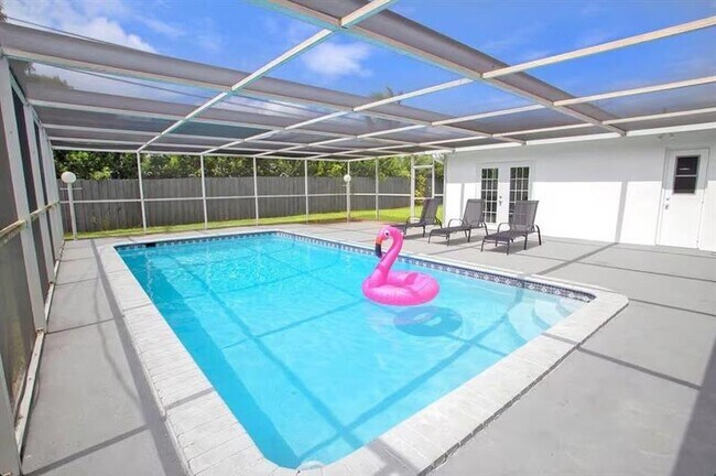 Foto del edificio - 21000 Highland Lakes Blvd