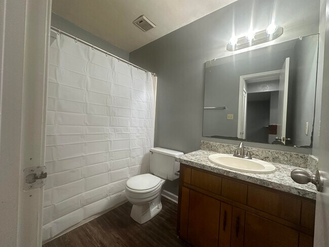 Foto del edificio - 3206 Ginger Dr