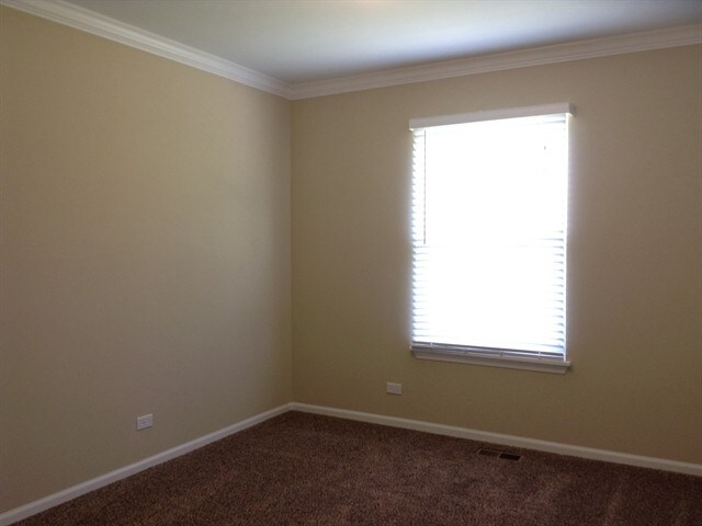 Foto del edificio - 223 Magnolia Dr