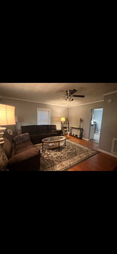 Foto del edificio - 712 Kingston St