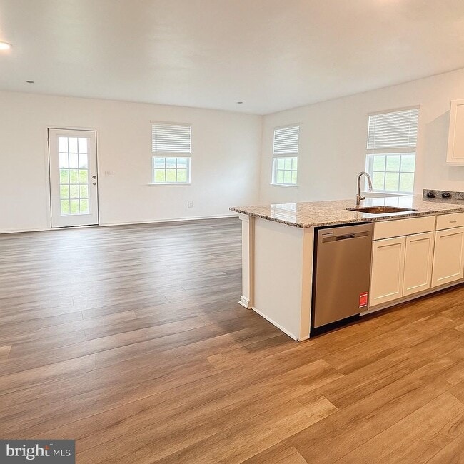 Building Photo - 229 Caterpillar Dr