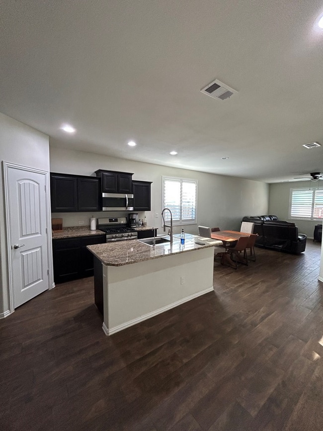 Building Photo - 1714 Wrigley Dr