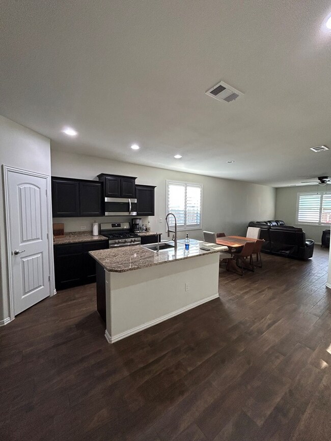 Foto del edificio - 1714 Wrigley Dr