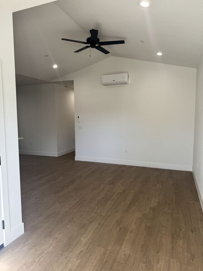 Building Photo - Brand New Build on Old Alturas - ALL Electric with City of Redding Solar!