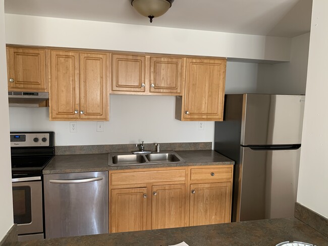 Building Photo - 500 Heather Ridge Dr